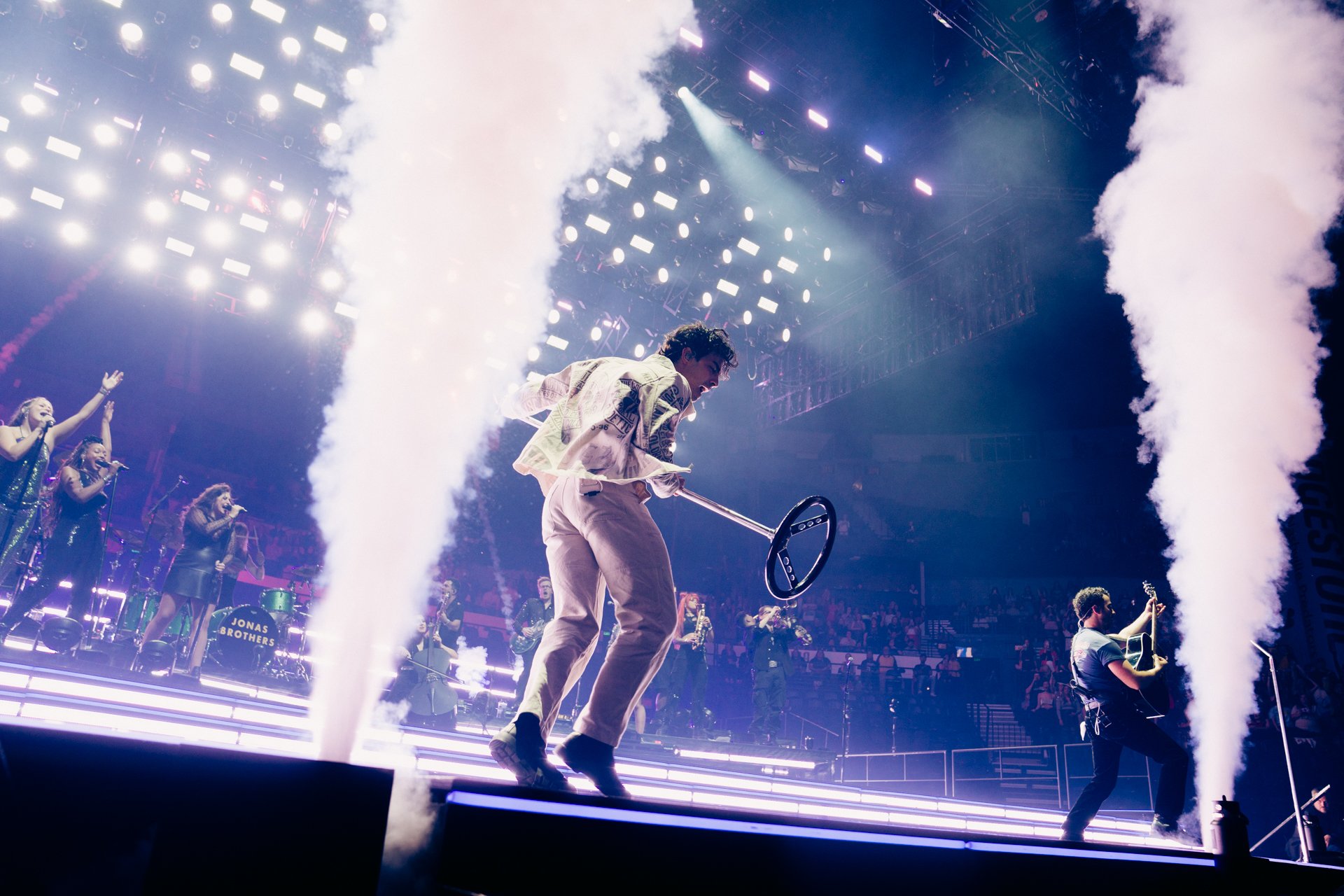 JB_10.9.23_show_37