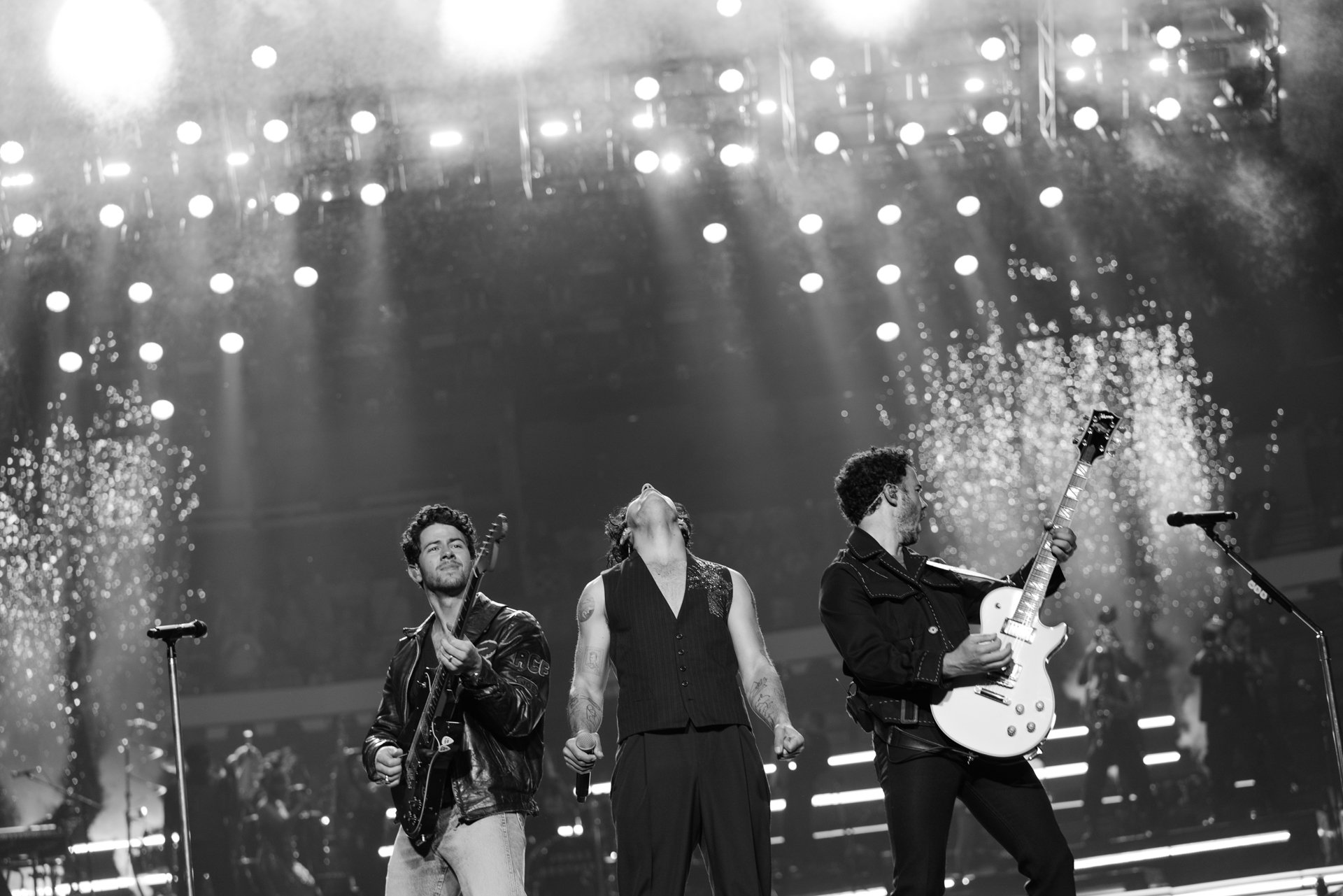 JB_10.9.23_show_68