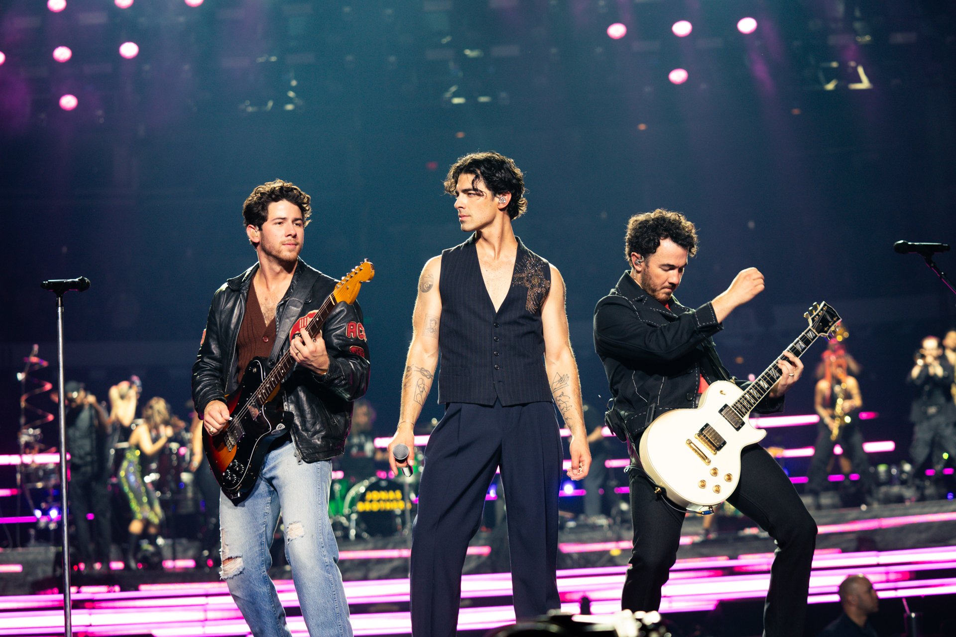 JB_10.9.23_show_70