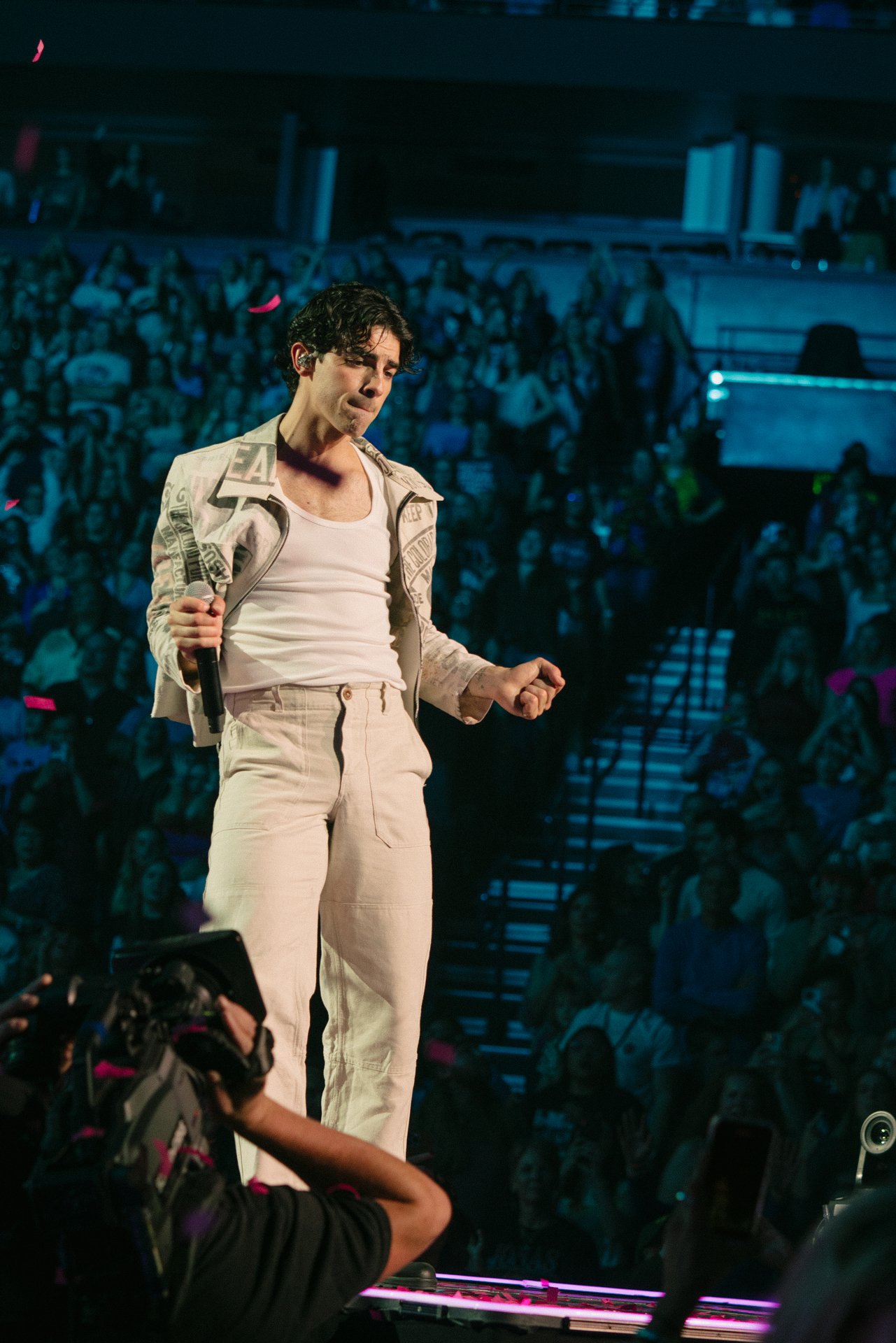 JB_10.9.23_show_75