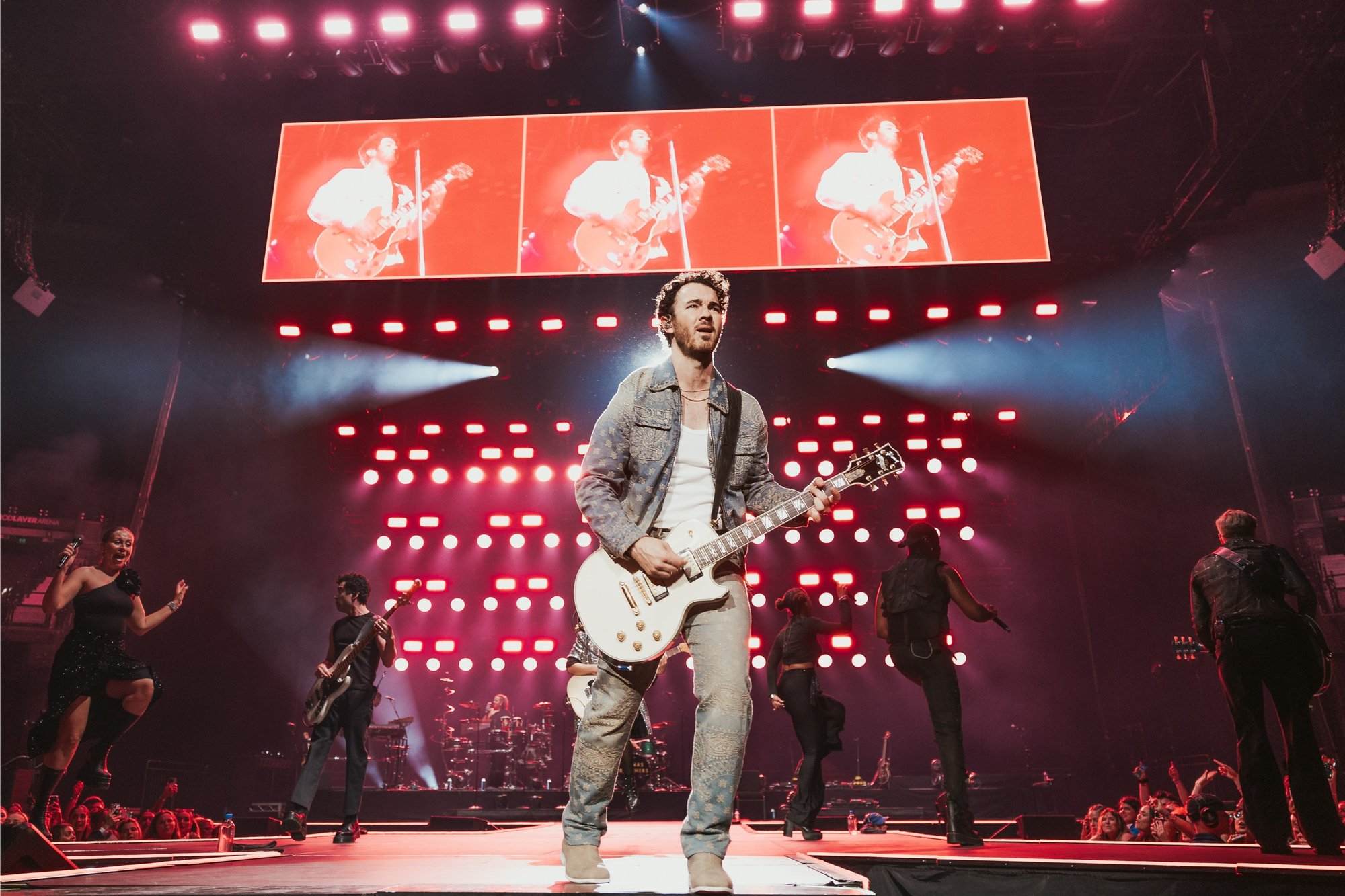 JonasBrothers_RodLaverNight1_HichamWahid-68