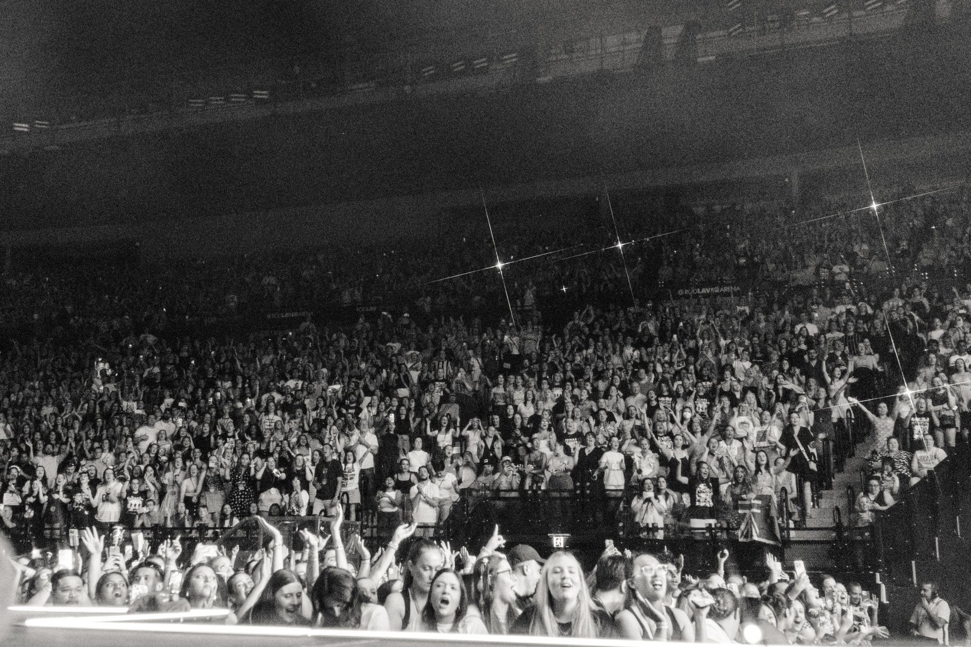 JonasBrothers_RodLaverNight2_HichamWahid-393
