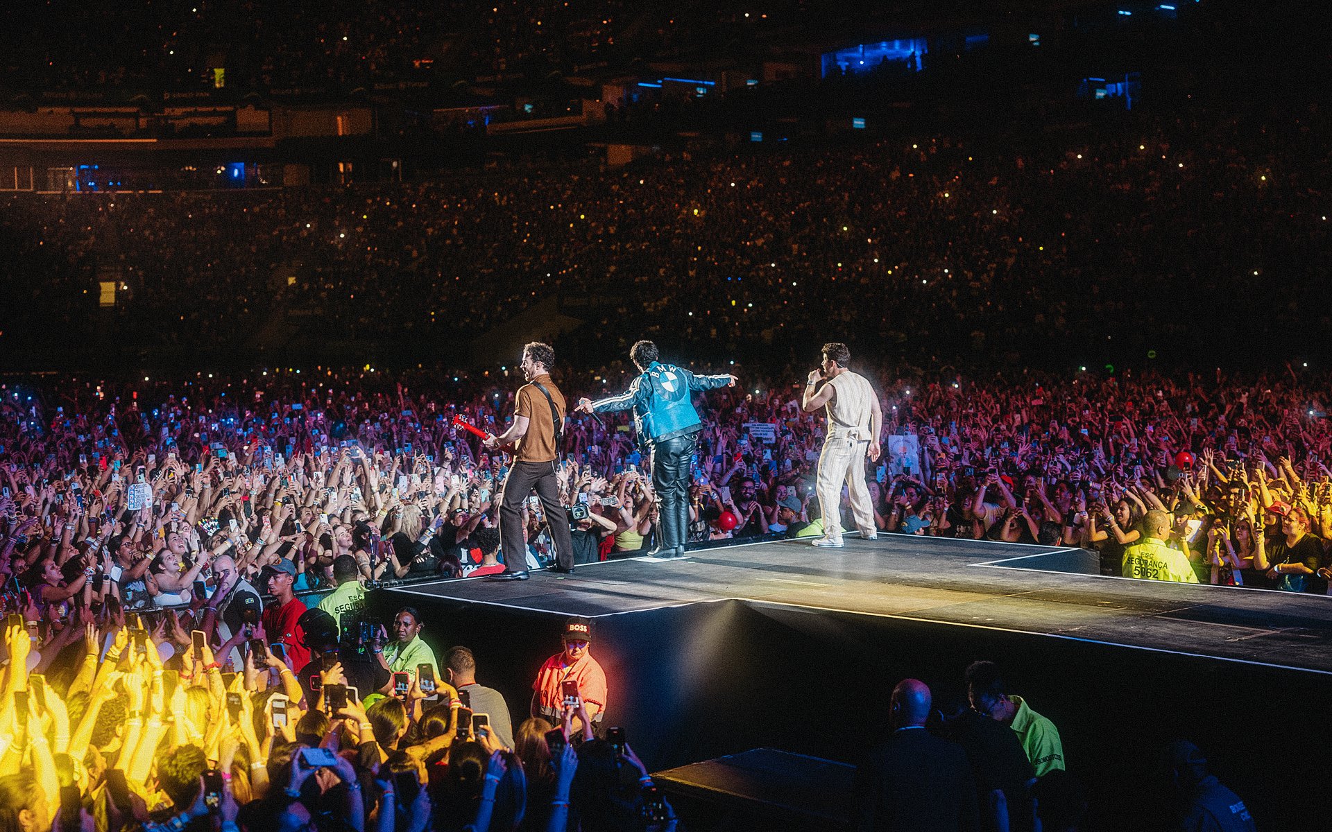 jonasbrothers_anendfor_010