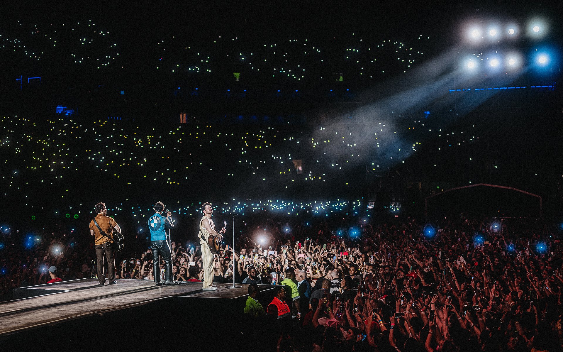 jonasbrothers_anendfor_023