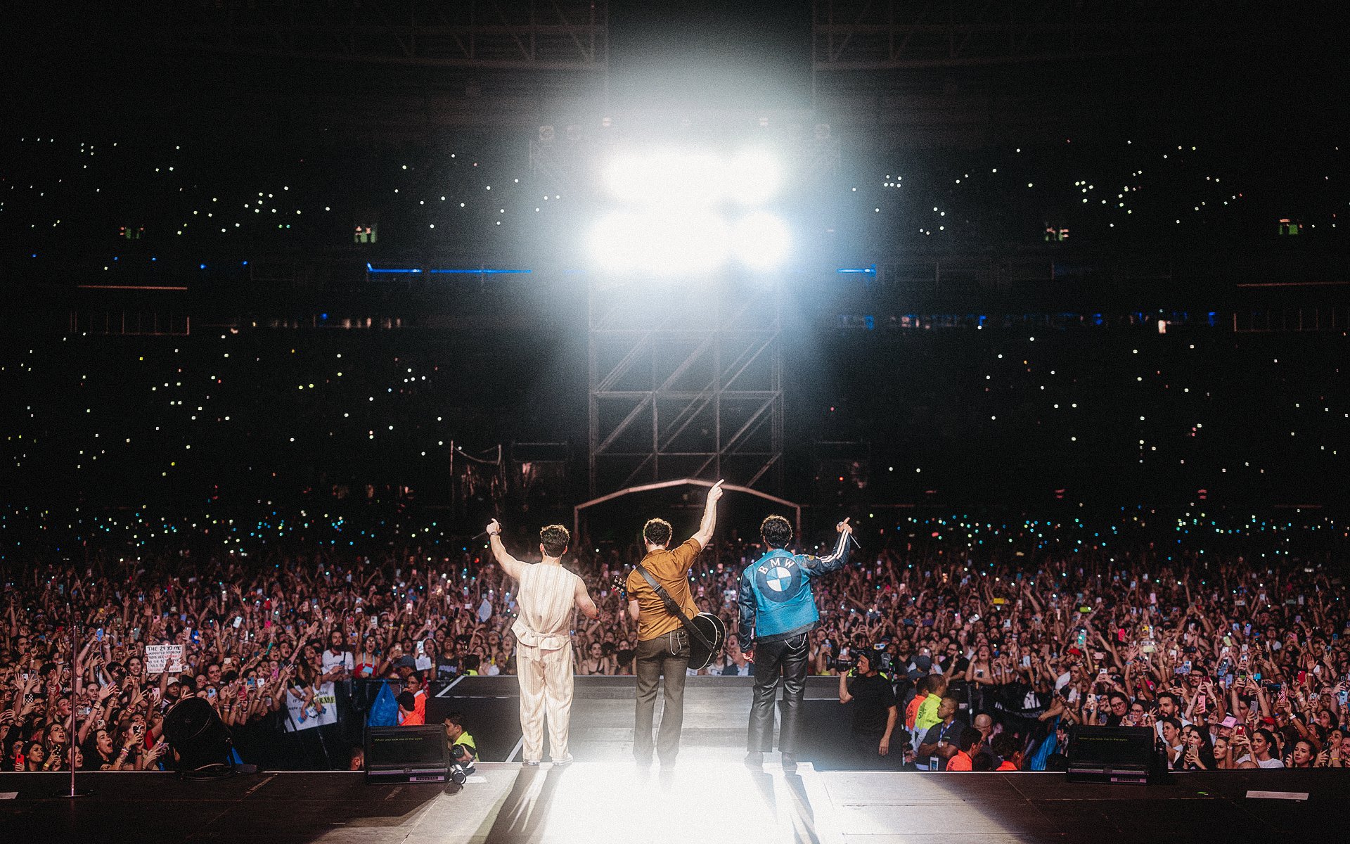 jonasbrothers_anendfor_028