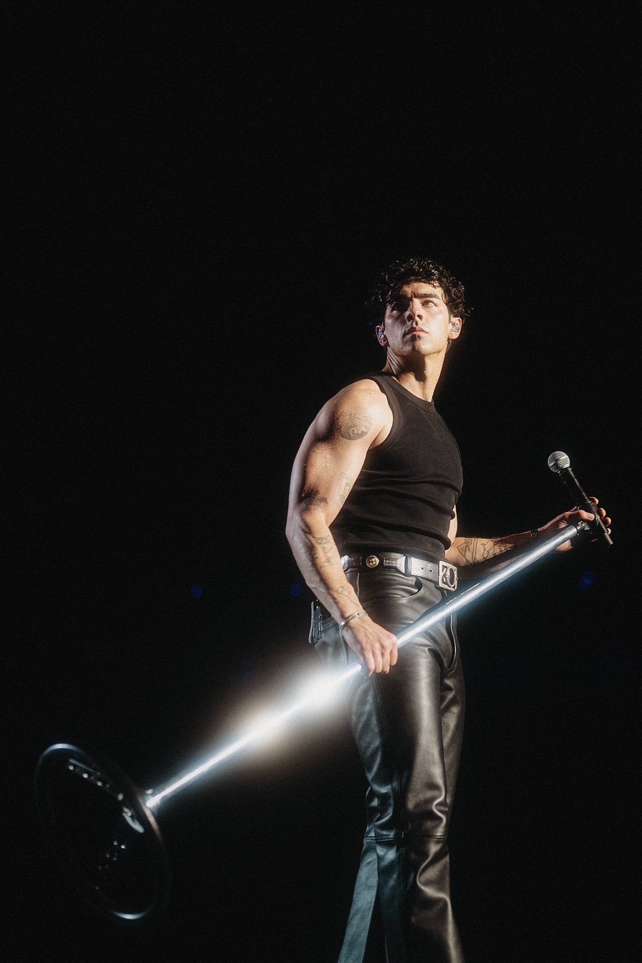 jonasbrothers_anendfor_035