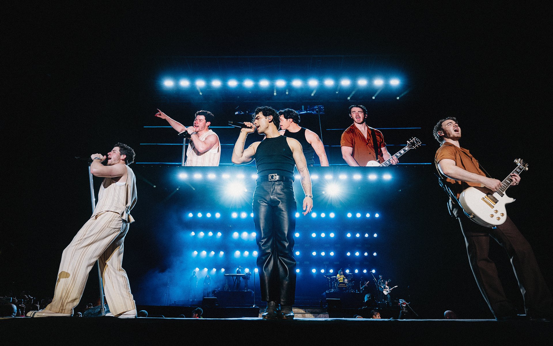 jonasbrothers_anendfor_041