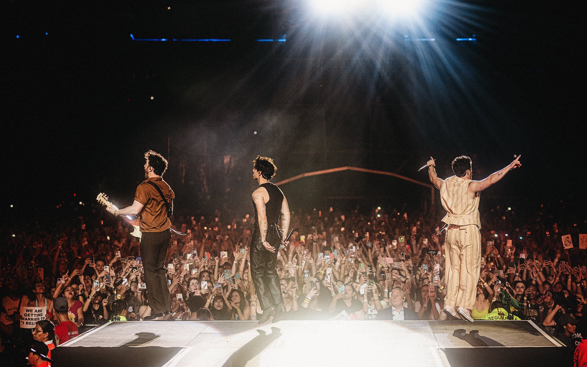 jonasbrothers_anendfor_066