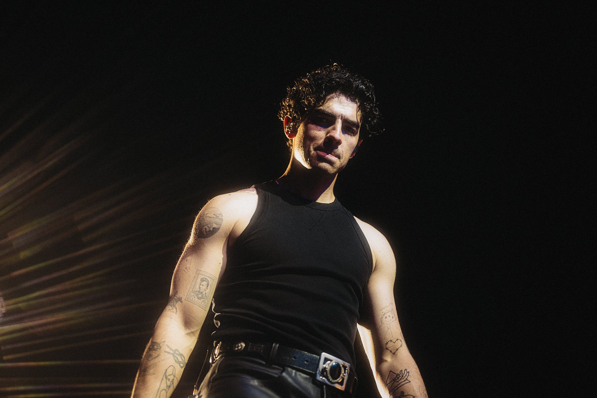 jonasbrothers_anendfor_069