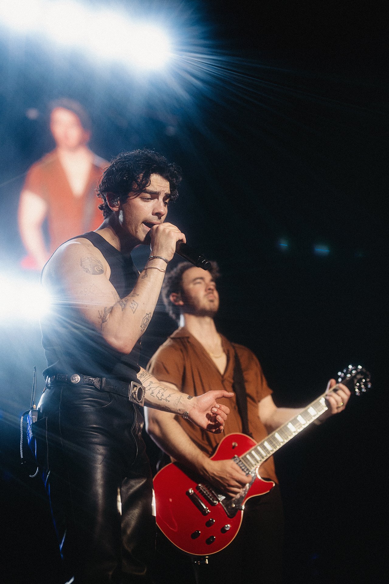 jonasbrothers_anendfor_077