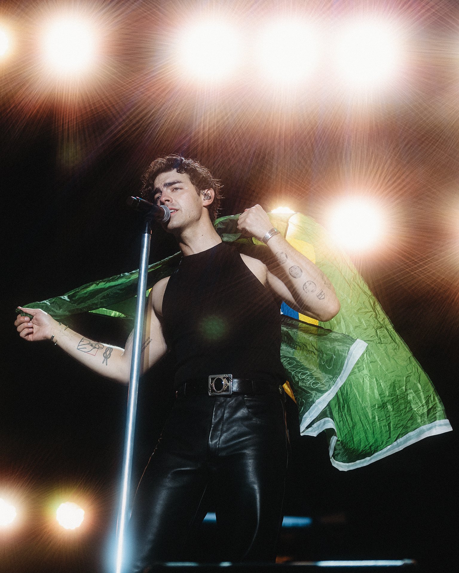 jonasbrothers_anendfor_078